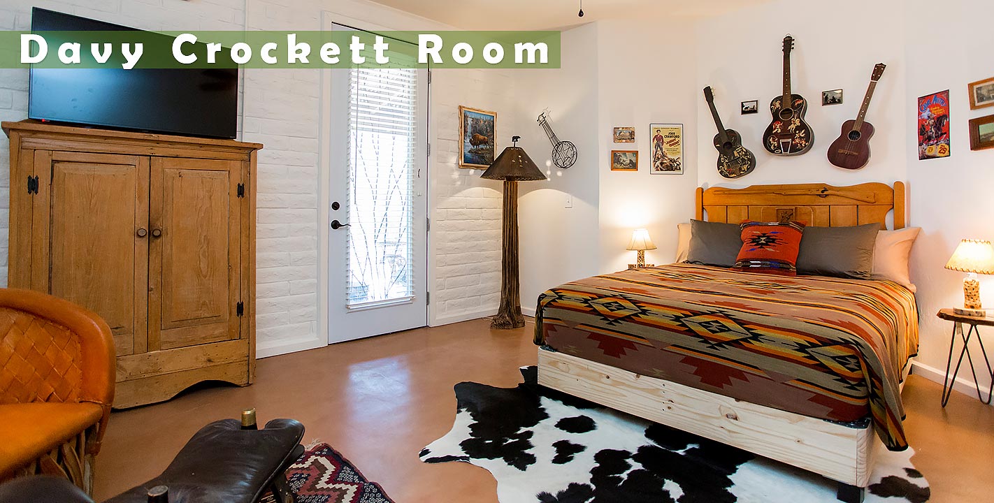 Davy Crockett Room interior at Cat Mountain Roadside Inn