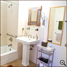 Spencer's Suite bathroom preview